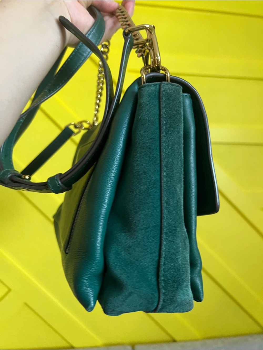 Authentic Tory Burch Emerald Green Leather Flap Crossbody with Gold Logo - Picture 6 of 10